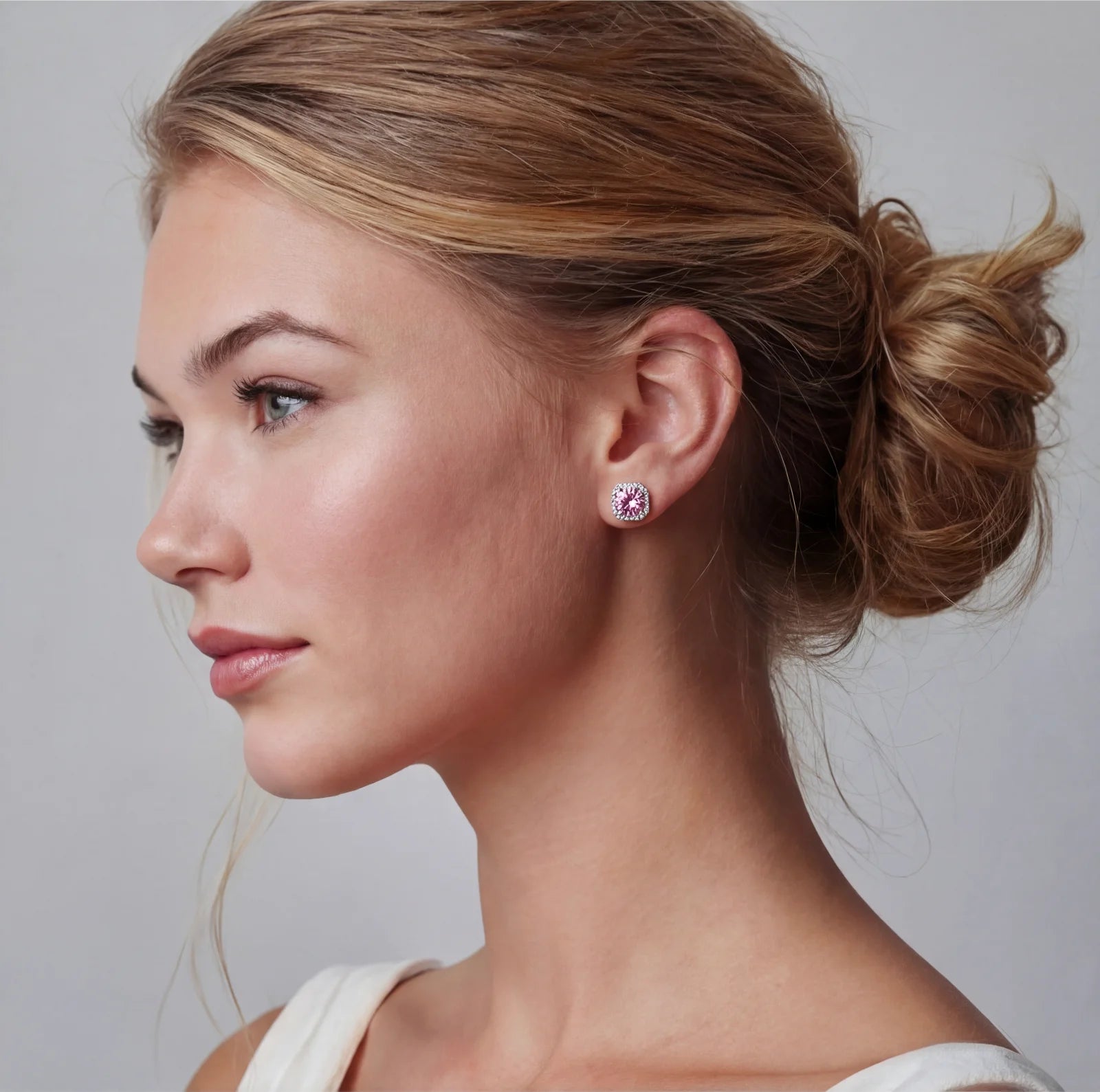 Boucles d'Oreilles Clous Moissanite Halo Rose by Yoldine Paris