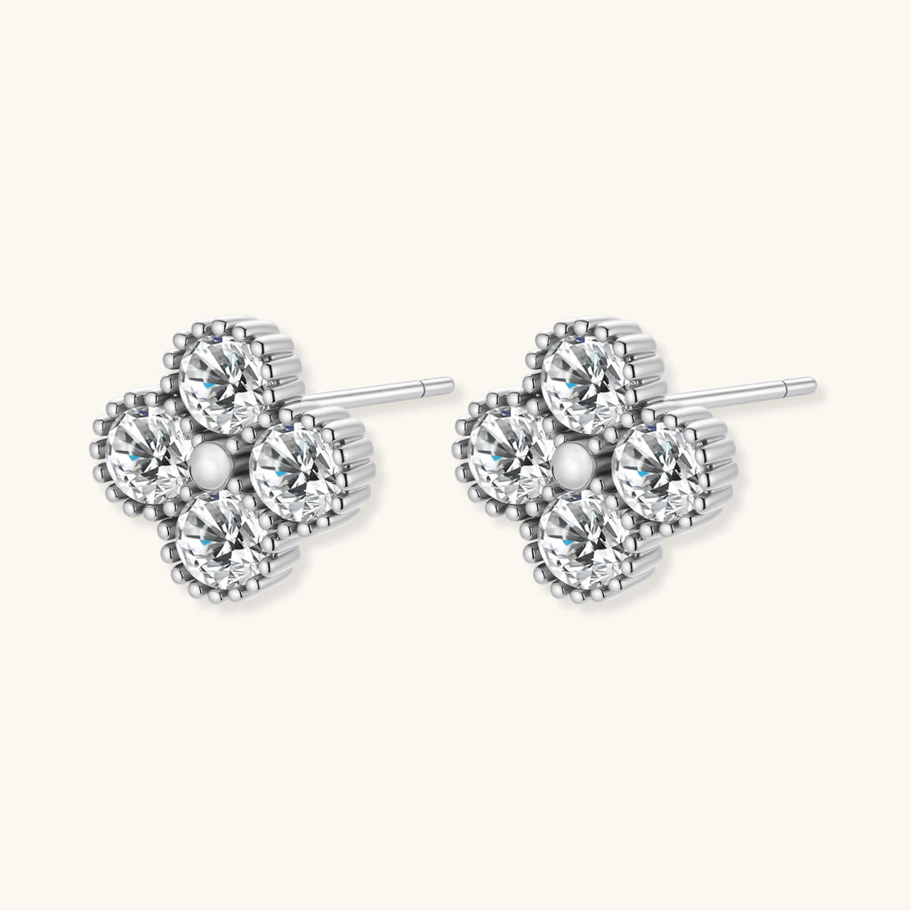 Puces Moissanite Quatrefeuille by Yoldine Paris