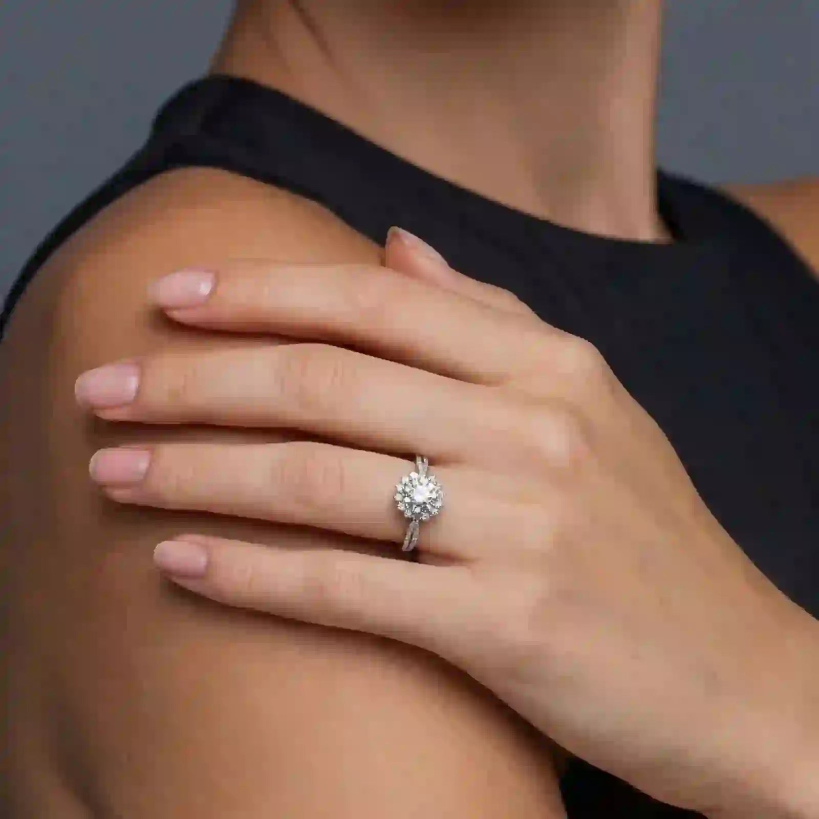 Bague Halo Stellaire Moissanite by Yoldine Paris