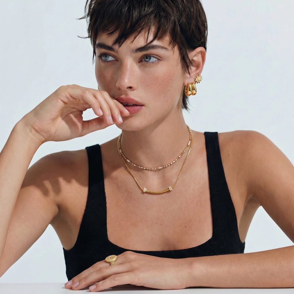 Collier Barre Incurvée Étincelante by Yoldine Paris