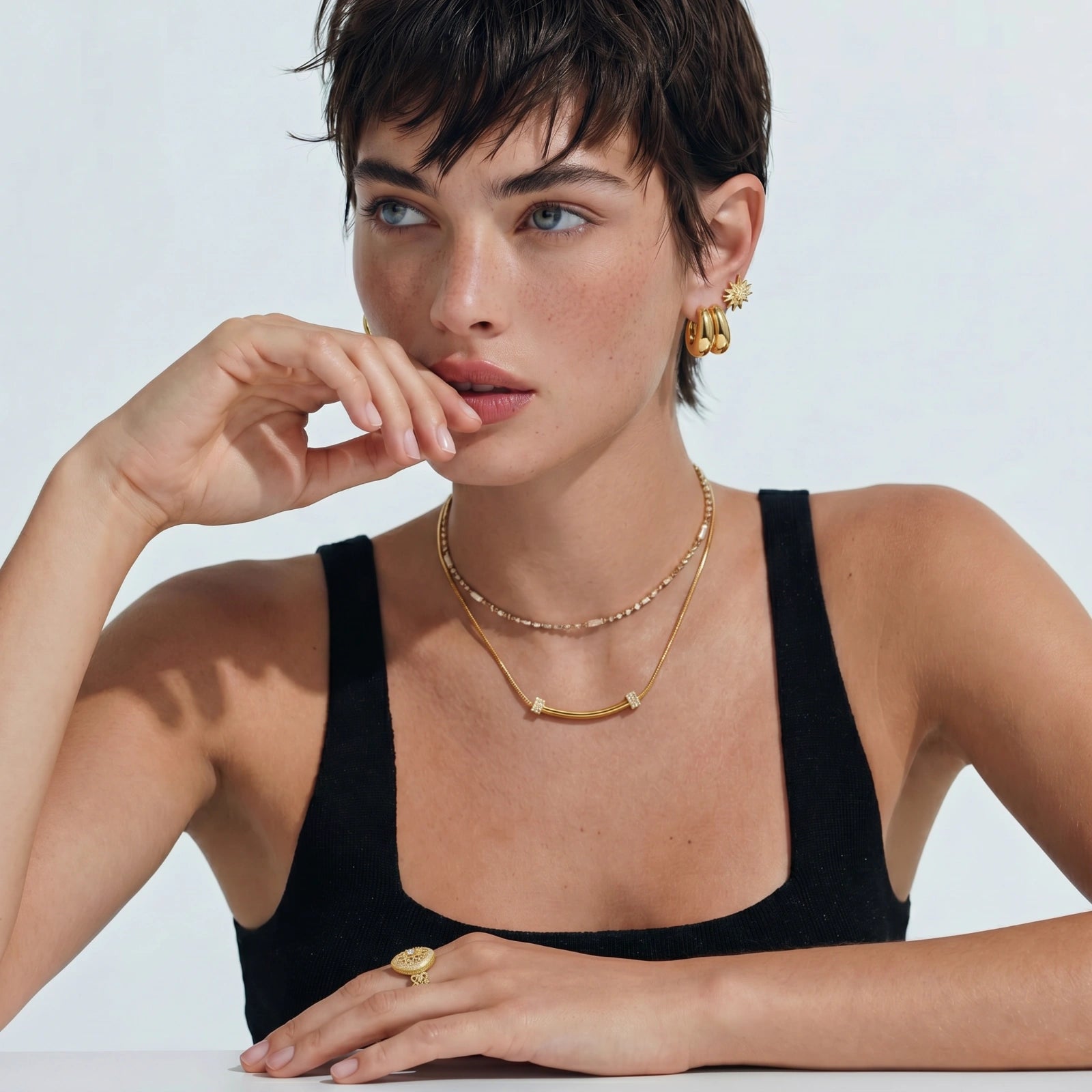 Collier Barre Incurvée Étincelante by Yoldine Paris