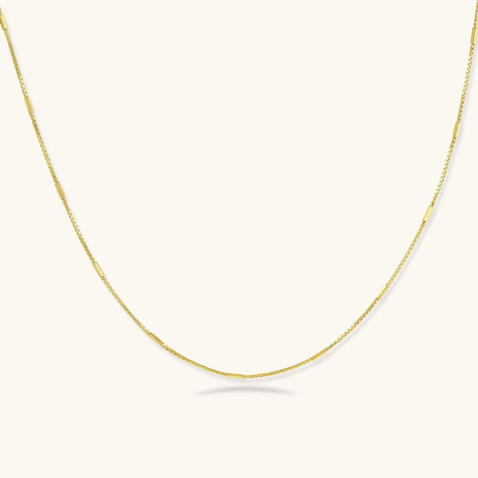 Chaîne Minimaliste Dorée by Yoldine Paris